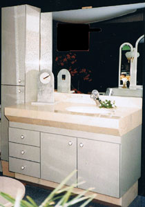 Plan de toilette avec horloge en marbre